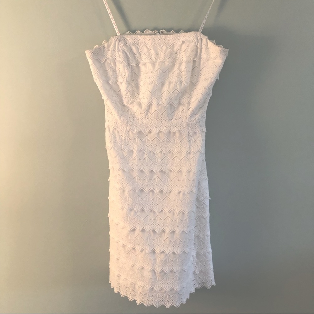 Lilly Pulitzer strapless white eyelet dress. Size 4. 100% cotton.